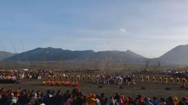 Beragam Kesenian di Eksotika Bromo 2018 - GenPI.co