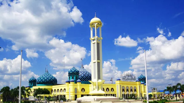 Megahnya Mesjid Agung Bersejarah Al-Karomah Martapura - GenPI.co