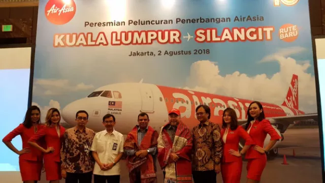 Air Asia Siap Bikin Danau Toba Banjir Wisman - GenPI.co