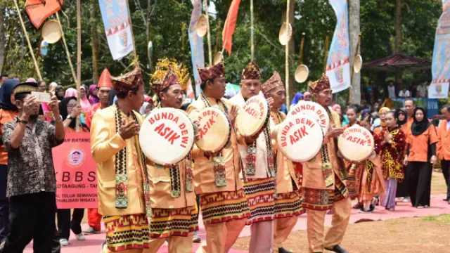 Pesona Budaya Lampung Hadir Dalam Festival Teluk Semaka 2018 - GenPI.co
