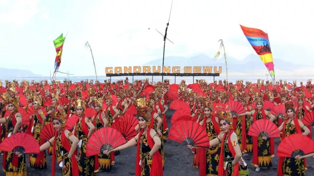 Festival Gandrung Sewu 2018, Hadirkan 1000 Patung Penari - GenPI.co