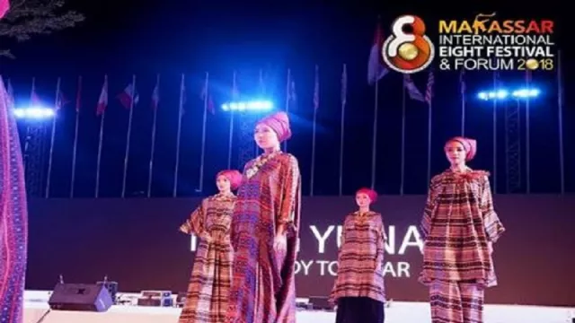 Fashion Kombinasi Lampung-Sumba di F8 - GenPI.co