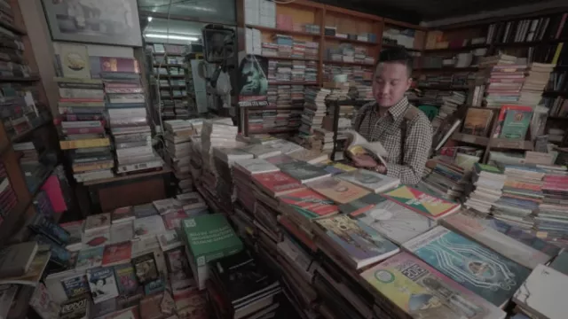 Di Sini Pusat Buku-buku Langka di Jakarta - GenPI.co
