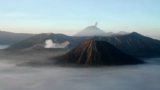 Ungkap Keindahan Gunung Bromo, Aurel Hermansyah Tulis ini - GenPI.co