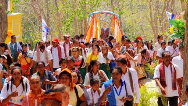 Ribuan Peziarah Ikuti Perarakan Santa Maria Nain Feto Malaka - GenPI.co
