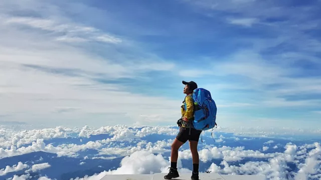 Catat! Begini Cara Tepat Mendaki Gunung Bagi Pemula .. - GenPI.co