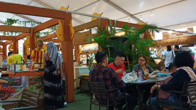 Yuk..Kulineran di Jakarta Street Food Festival 2018 - GenPI.co