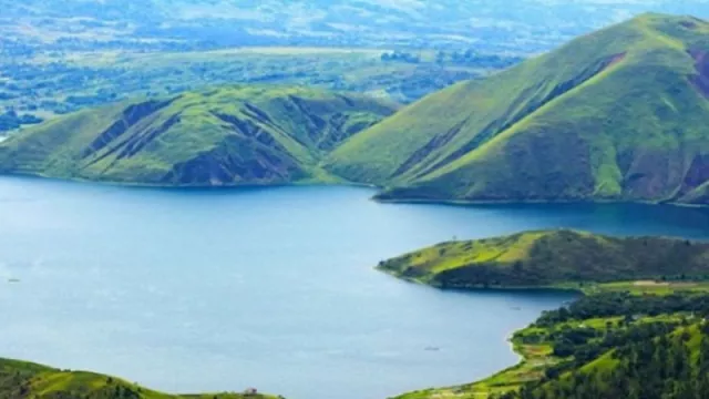 Potensi Wisata Halal di Danau Toba - GenPI.co