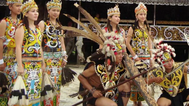 3 Tempat Wisata Budaya Nusantara yang Bikin Betah - GenPI.co