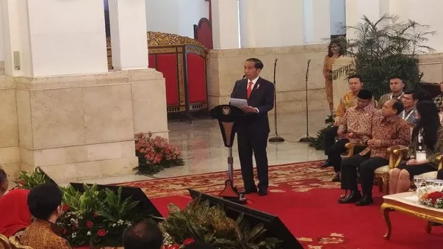 Jokowi Bangun Infrastruktur untuk Mendatangkan Wisatawan - GenPI.co