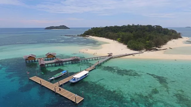 Pulau Saronde, Pulau Menawan di Ujung Sulawesi - GenPI.co
