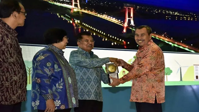 Kabupaten Siak Terima Penghargaan Adipura dari Jusuf Kalla - GenPI.co