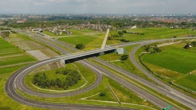 Mulai Hari Ini, Tol Trans Jawa Tidak Gratis Lagi - GenPI.co