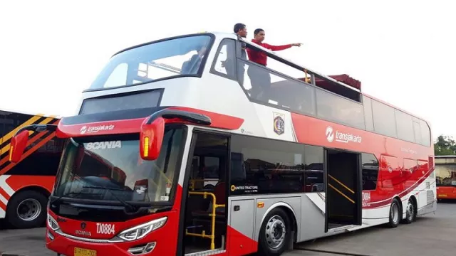 7 Layanan Wisata Gratis Naik Bus Transjakarta - GenPI.co