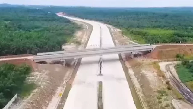Jalan Tol Pertama di Pulau Kalimantan Segera Rampung - GenPI.co