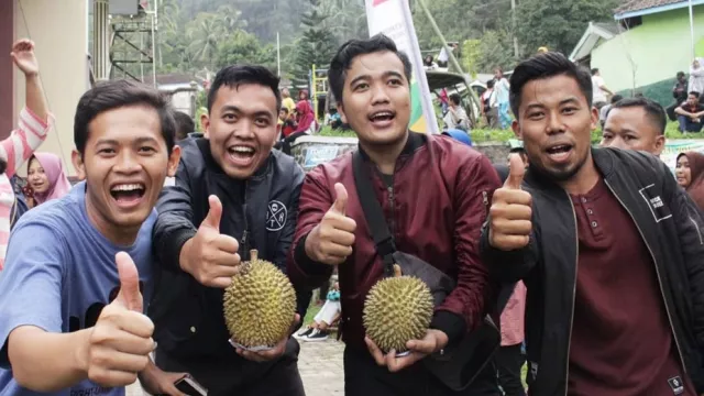 Ribuan Durian Gratis Jadi Incaran Masyarakat Ponorogo - GenPI.co