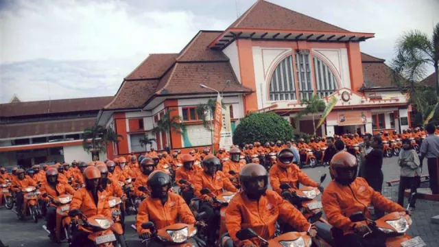 Pos Indonesia, Tertatih Ditempa Gempuran Zaman - GenPI.co