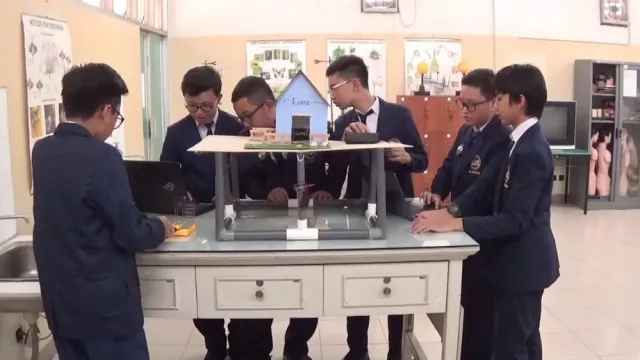 Rancang Pendeteksi Gempa, 6 Siswa SMP dari Surabaya Raih Emas di Kejuaraan Internasional - GenPI.co
