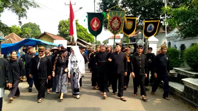 Ini yang Harus Kamu Ketahui Kirab Panji Keraton Sumedang Larang - GenPI.co