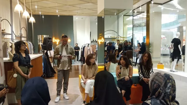 Jakarta Fashion Week Wadah Bagi Desainer Lokal - GenPI.co