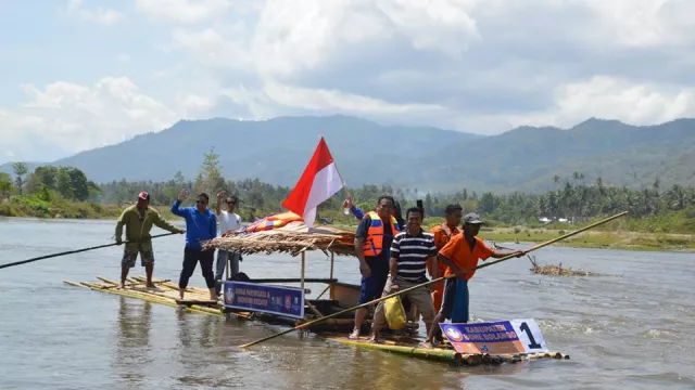 Merintis Wisata Arung Rakit di Bone Bolango - GenPI.co