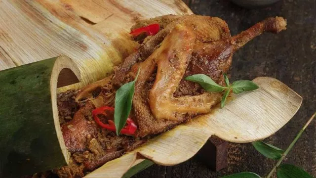 Nikmatnya Bebek Timbungan, Kuliner Era Kerajaan di Bali - GenPI.co