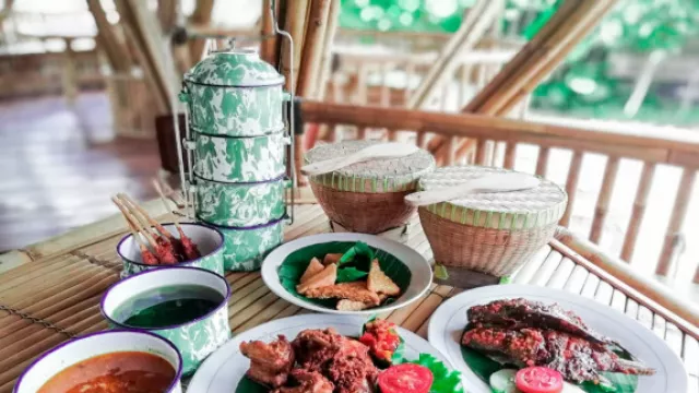 Menikmati Ebatan di Sasak Resto Halal - GenPI.co