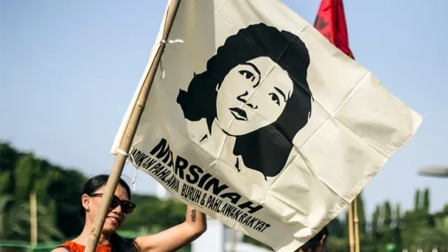May Day, Ratusan Buruh Ziarah ke Makam Marsinah - GenPI.co