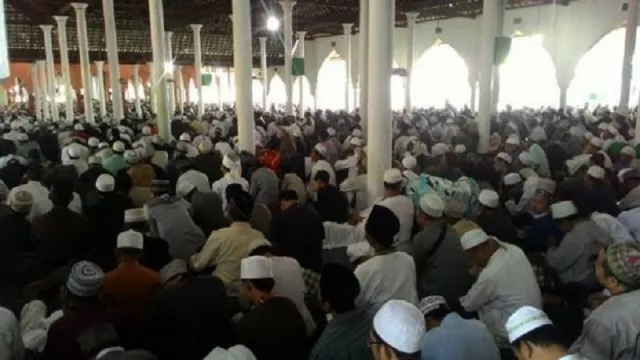 Sholat Tarawih Terlama Mulai Habis Isya Selesai Saat Sahur - GenPI.co