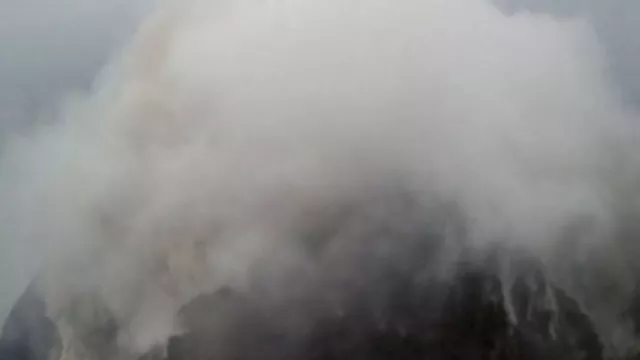 Gunung Merapi Luncurkan Guguran Lava Sejauh 1.200 Meter - GenPI.co