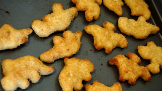 Makanan Favorit Robert Pattinson Nugget Ayam Bentuk Dinosaurus! - GenPI.co