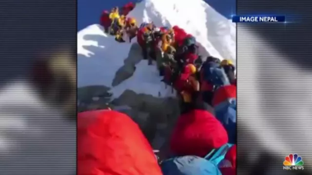 Jalur Daki Terlalu Ramai, 10 Orang Tewas dan hilang di Everest - GenPI.co