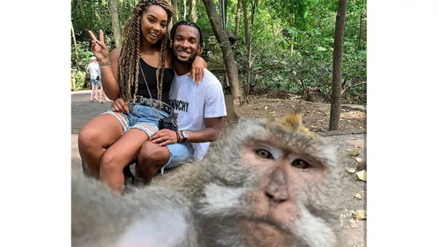 Lucu, Pemain Chelsea diajak Selfie oleh Monyet di Bali - GenPI.co