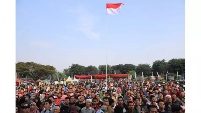 Sebelum Mudik, Warga Jateng Ikuti Upacara Hari Lahir Pancasila - GenPI.co