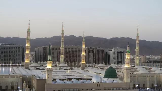 5 Masjid ini Mampu Menampung Puluhan Hingga Ratusan Ribu Jamaah - GenPI.co