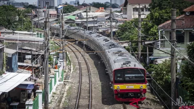 Antisipasi Lonjakan Penumpang KRL Saat Lebaran, KCI Tambah Loket - GenPI.co