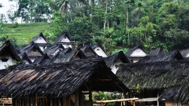 Tips Berkunjung Ke Kampung Naga, Desa Perawan di Singaparna - GenPI.co