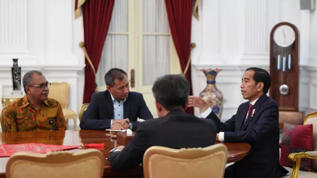 Jokowi Paksa Gibran dan Kaesang Terjun ke Politik? - GenPI.co