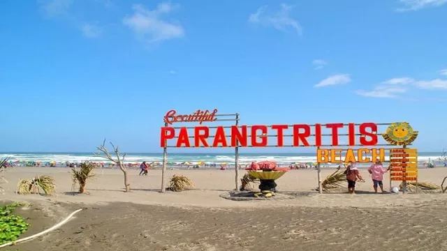 Libur Lebaran, Pantai Parangtritis Jadi Primadona Wisatawan - GenPI.co