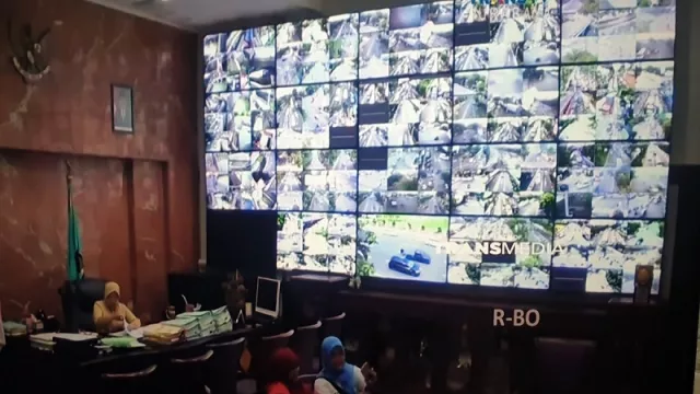185 CCTV di Ruang Kerja Wali kota Risma, Netizen Kaget - GenPI.co