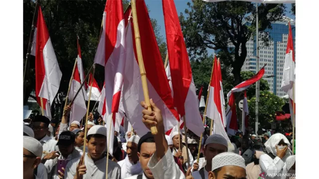 Jelang Sidang Putusan MK, Massa Bergerak Sambil Lantunkan Salawat - GenPI.co