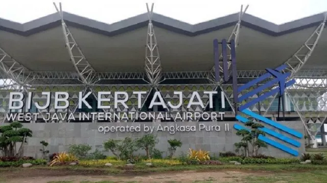 Garuda Indonesia dan AirAsia Mengudara di Bandara Kertajati - GenPI.co