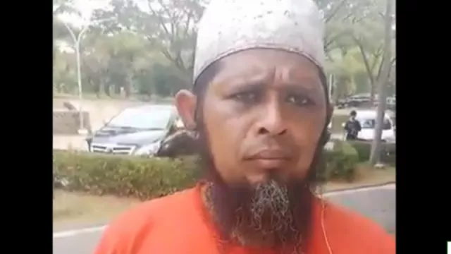 Video Viral Ibu Lepas Anjing di Masjid, Begini Kesaksian Marbot - GenPI.co