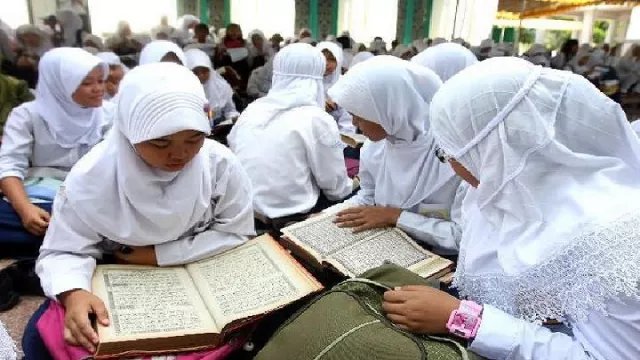 Pro Kontra Pelajaran Agama Dihapus di Sekolah - GenPI.co