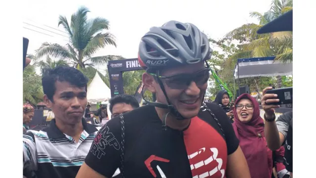 Sandiaga Uno jadi Peserta Belitung Triathlon 2019 - GenPI.co