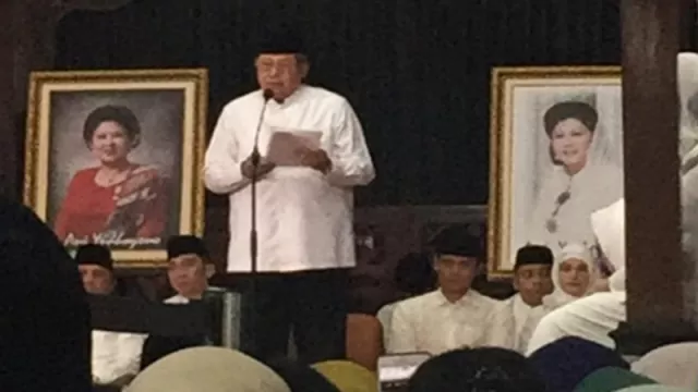 Tahlilan 40 Hari Ani Yudhoyono, SBY: Saya Masih Terus Menata Hati - GenPI.co