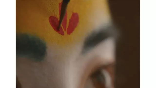 Trailer Film Mulan: Ada Logo Serupa Huawei di Kening Mulan - GenPI.co