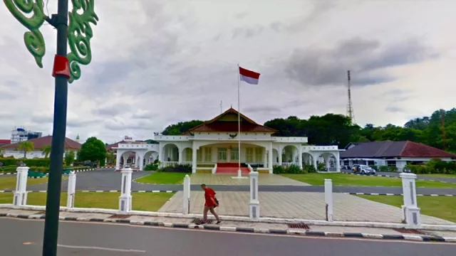KPK Sita 13 Tas dan Kardus Isi Uang di Rumah Dinas Gubernur Kepri - GenPI.co