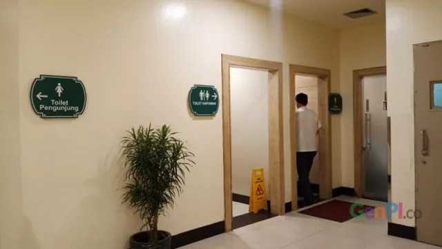 Dighibah Netizen, Mal Puri Indah Cabut Aturan WC Khusus Ojol - GenPI.co