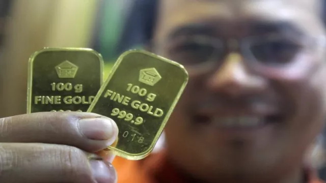 Turun Rp5.000, Emas Antam Tinggalkan Level Rp700.000 per Gram - GenPI.co
